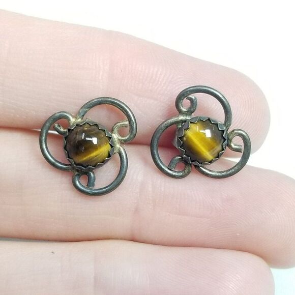 Vintage Tigers Eye Cabochon Stud Earrings, Spiral Swirl Celtic Design, Estate - Picture 5 of 6